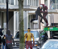 EXKLUSIV - Grant Gustin und Jessica Camacho stehen für "The Flash" in Vancouver vor der Linse