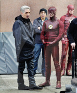 EXKLUSIV - Grant Gustin und Jessica Camacho stehen für "The Flash" in Vancouver vor der Linse