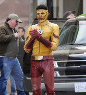 EXKLUSIV - Grant Gustin und Jessica Camacho stehen für "The Flash" in Vancouver vor der Linse