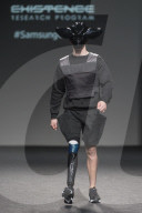 PEOPLE - Madrid Fashion Week: Paralympic-Sportler Alberto Avila auf dem Laufsteg