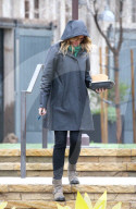 PEOPLE - Julia Roberts stapft mit den Kids durch den Regen von Los Angeles