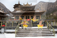 NEWS - Wintereinbruch in China: Mönche trotzt der Kälte mit Kung Fu
