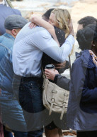 PEOPLE - Kate Winslet und Idris Elba knutschen auf dem Filmset