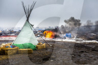 NEWS - Dakota Pipeline: Polizei räumt 'Standing Rock' Protestcamp
