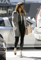PEOPLE - Jessica Biel in Century City unterwegs