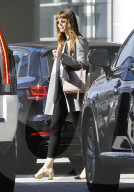 PEOPLE - Jessica Biel in Century City unterwegs