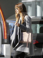 PEOPLE - Jessica Biel in Century City unterwegs