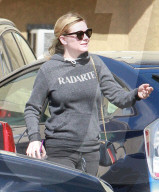 PEOPLE - Kirsten Dunst verlässt Zahnarztpraxis