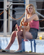 EXKLUSIV - Elle Fanning bei Dreharbeiten zu 'Galveston'  Elle Fanning in Georgia