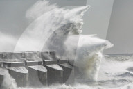 NEWS - England: Sturmtief "Doris" macht den Briten zu schaffen