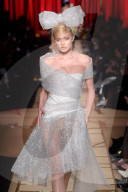PEOPLE - Mailand Fashion Week: Anna Cleveland und Elsa Hosk für Moschino auf dem Catwalk