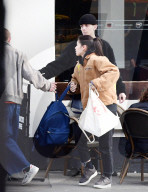 EXKLUSIV - Rocco Ritchie chillts mit seinr Kim in London