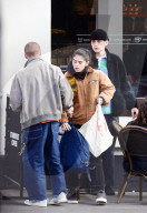 EXKLUSIV - Rocco Ritchie chillts mit seinr Kim in London