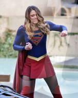 PEOPLE - Melissa Benoist speilt "Supergirl" in Vancouver