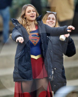 PEOPLE - Melissa Benoist speilt "Supergirl" in Vancouver
