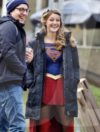 PEOPLE - Melissa Benoist speilt "Supergirl" in Vancouver