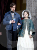 PEOPLE - Jenne Coleman und Tom Hughes auf dem Set zu Victoria