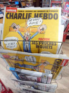 NEWS - Wahlen Frankreich: Emmanuel Macron auf dem Cover von Charlie Hebdo