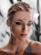 PEOPLE -  Hannah Ferguson wirbt für Lexus