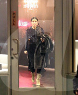 PEOPLE - Kim Kardashian verlässt Beauty-Salon in Los Angeles
