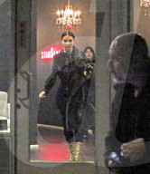 PEOPLE - Kim Kardashian verlässt Beauty-Salon in Los Angeles
