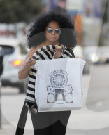 PEOPLE - Diana Ross bummelt in Los Angeles