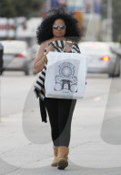 PEOPLE - Diana Ross bummelt in Los Angeles