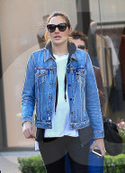 PEOPLE - Gal Gadot bummelt mit ihrer Familie in Hollywood