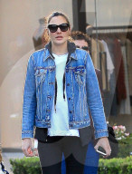 PEOPLE - Gal Gadot bummelt mit ihrer Familie in Hollywood