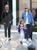 PEOPLE - Gal Gadot bummelt mit ihrer Familie in Hollywood