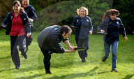 NEWS - Grossbritannien im 'Pancake Race' Fieber