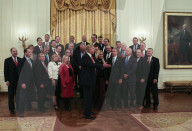 NEWS - Gruppenbild mit Trump