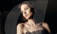 PEOPLE - Angelina Jolie für Guerlain "Notes of a woman"