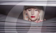 PEOPLE - Knallig und rot: Jennifer Lawrence für Dior-Lippenstift