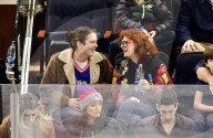 PEOPLE - Susan Sarandon geniesst mit Sohnemann Miles das Hockeyspiel 