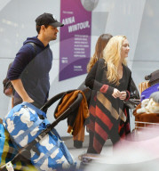 EXKLUSIV - Billie Lourd mit Taylor Lautner auf den Spuren von Mama Carrie Fisher in London