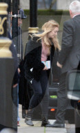 EXKLUSIV - Billie Lourd mit Taylor Lautner auf den Spuren von Mama Carrie Fisher in London
