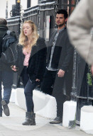 EXKLUSIV - Billie Lourd mit Taylor Lautner auf den Spuren von Mama Carrie Fisher in London