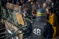 NEWS - Paris: Demonstrationen fÃ¼r Theo dauern an
