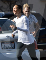 PEOPLE - Zoe Saldana und Marco Perego jagen sich auf der Strasse nach