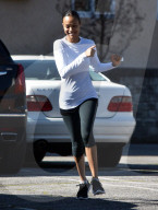 PEOPLE - Zoe Saldana und Marco Perego jagen sich auf der Strasse nach