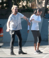 PEOPLE - Zoe Saldana und Marco Perego jagen sich auf der Strasse nach