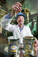 FEATURE - Englands erster Sirup Sommerlier