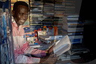 FEATURE -  Südsudan: Buchhändler in Malakal
