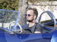 PEOPLE - Aaron Paul führt sein sportliches Cabrio durch Malibu