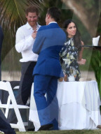 PEOPLE - Turteln an der Hochzeit von Freund "Skippy": Prince Harry und Meghan Markle