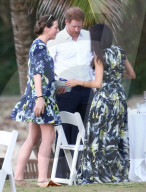 PEOPLE - Turteln an der Hochzeit von Freund "Skippy": Prince Harry und Meghan Markle