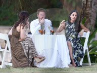 PEOPLE - Turteln an der Hochzeit von Freund "Skippy": Prince Harry und Meghan Markle