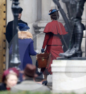 EXKLUSIV - Emily Blunt auf dem Set der Neuverfilmung von "Mary Poppins"