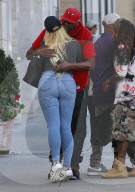 EXKLUSIV - Lamar Odom mit einer exakten Kopie von Khloe Kardashian unterwegs